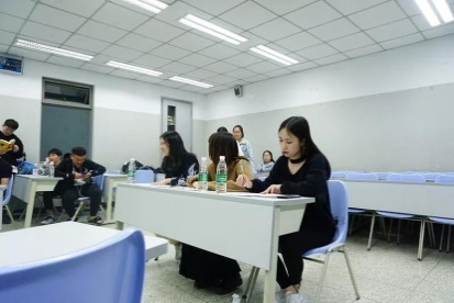 C:\Users\wanglijuan\Desktop\辩论赛\微信图片_20190421155221.jpg